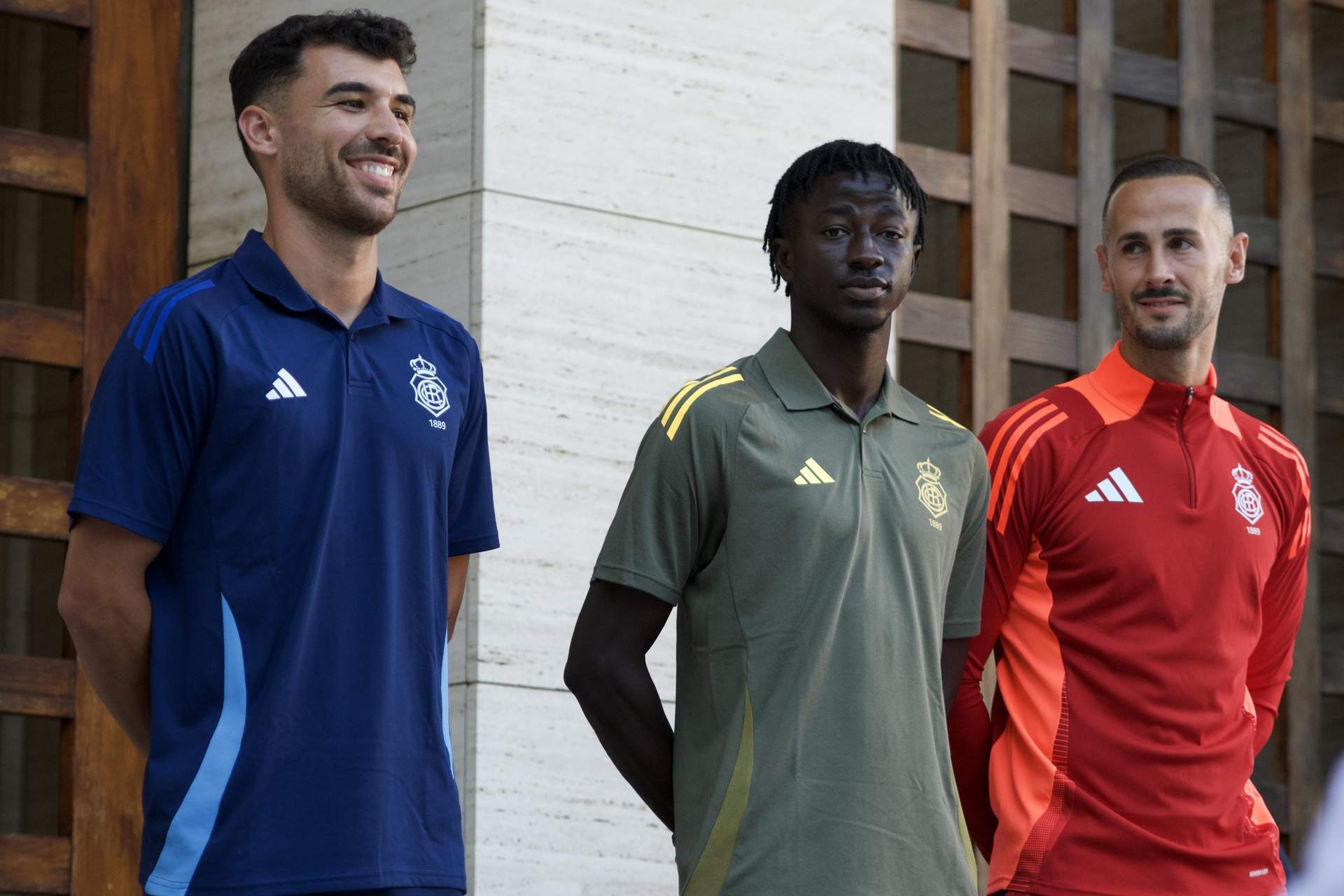Rubén Serrano, Keita y Gálvez en la Casa Colón.