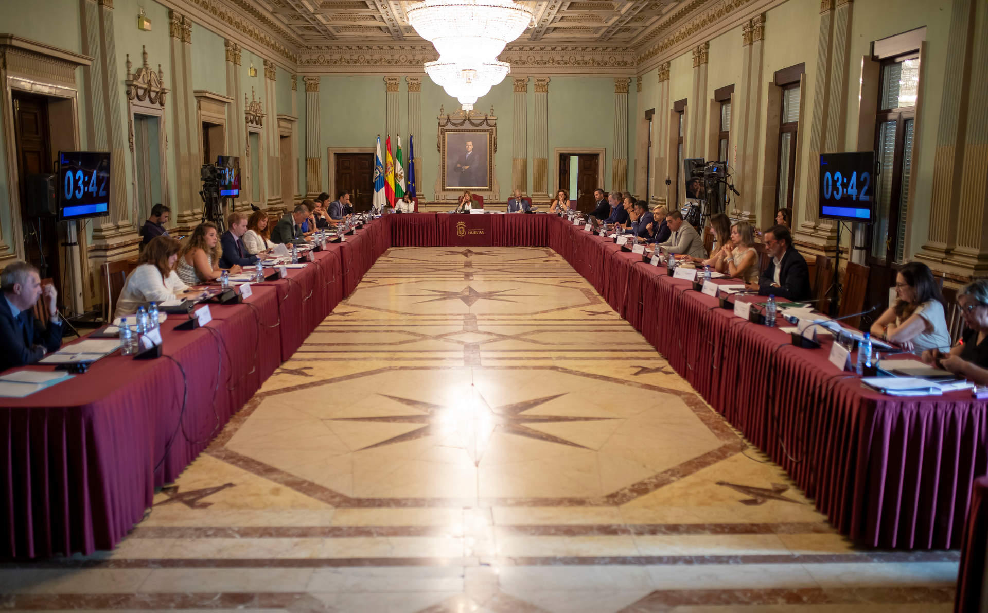 Sesión plenaria de julio en vísperas de Colombinas