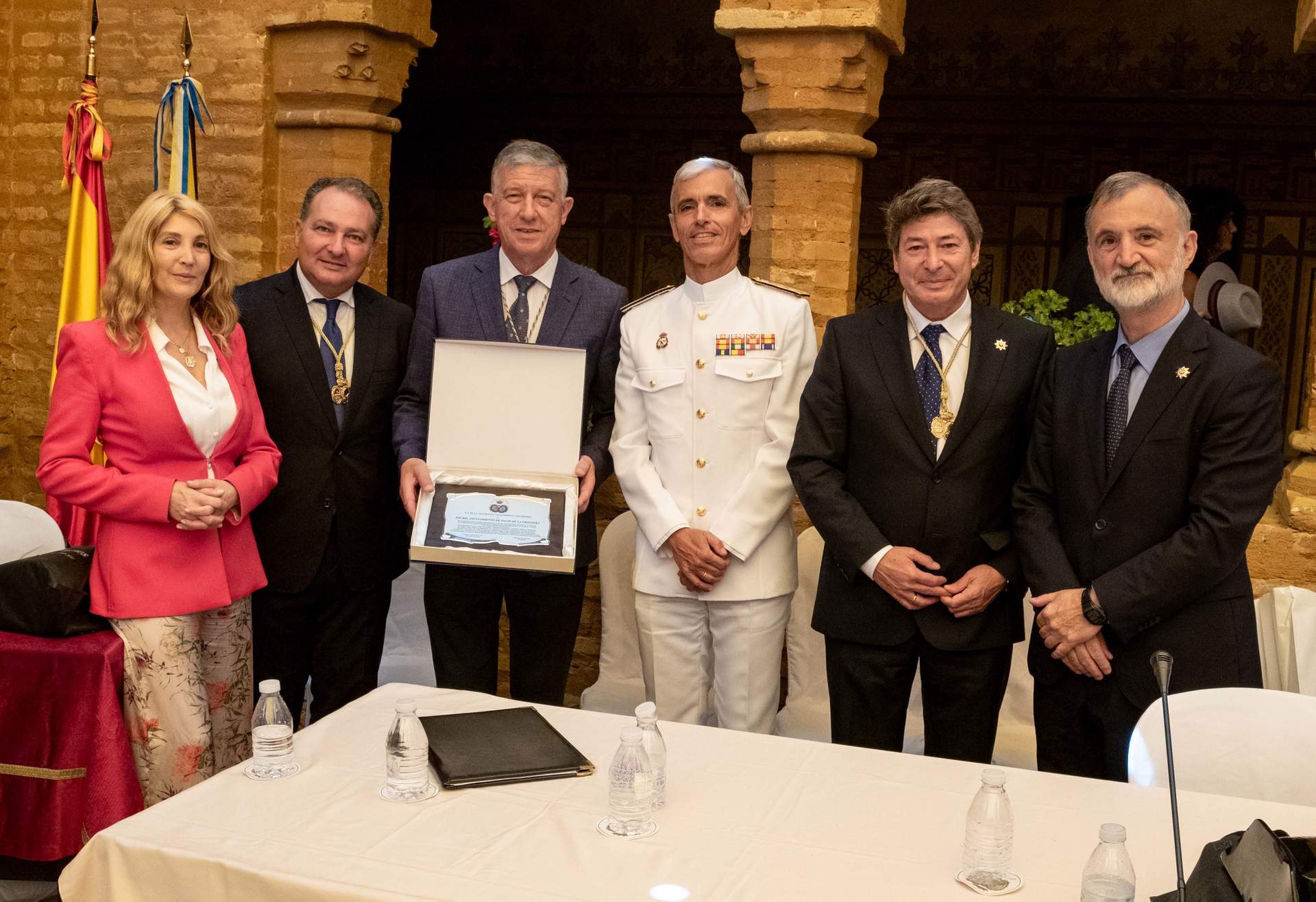 Foto de familia de la entrega de reconocimientos