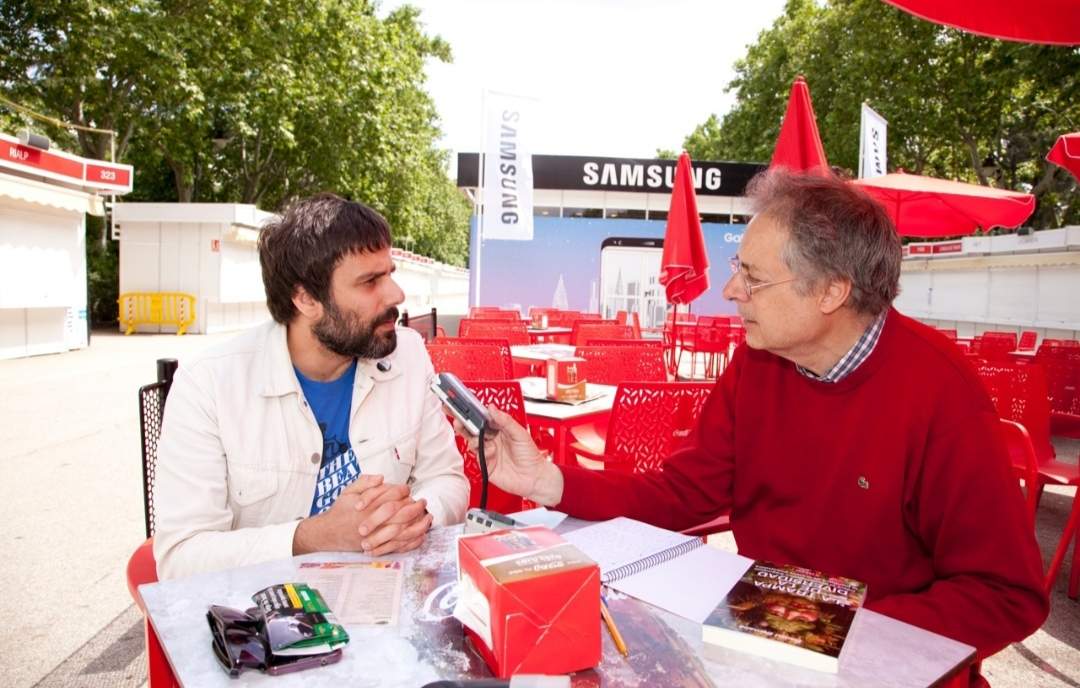 Entrevistando al escritor Daniel Bernabé