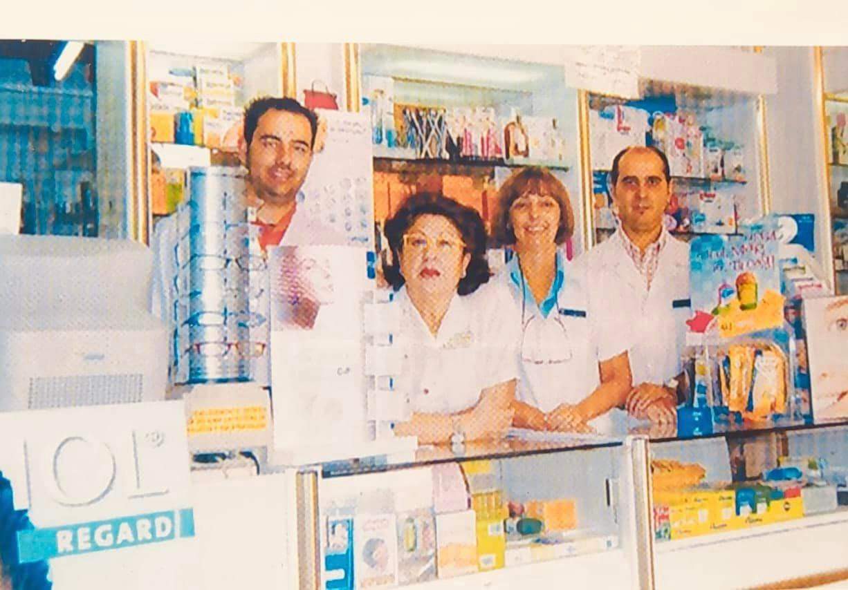 Toda una vida dedicada a atender a los campilleros y campilleras desde una farmacia