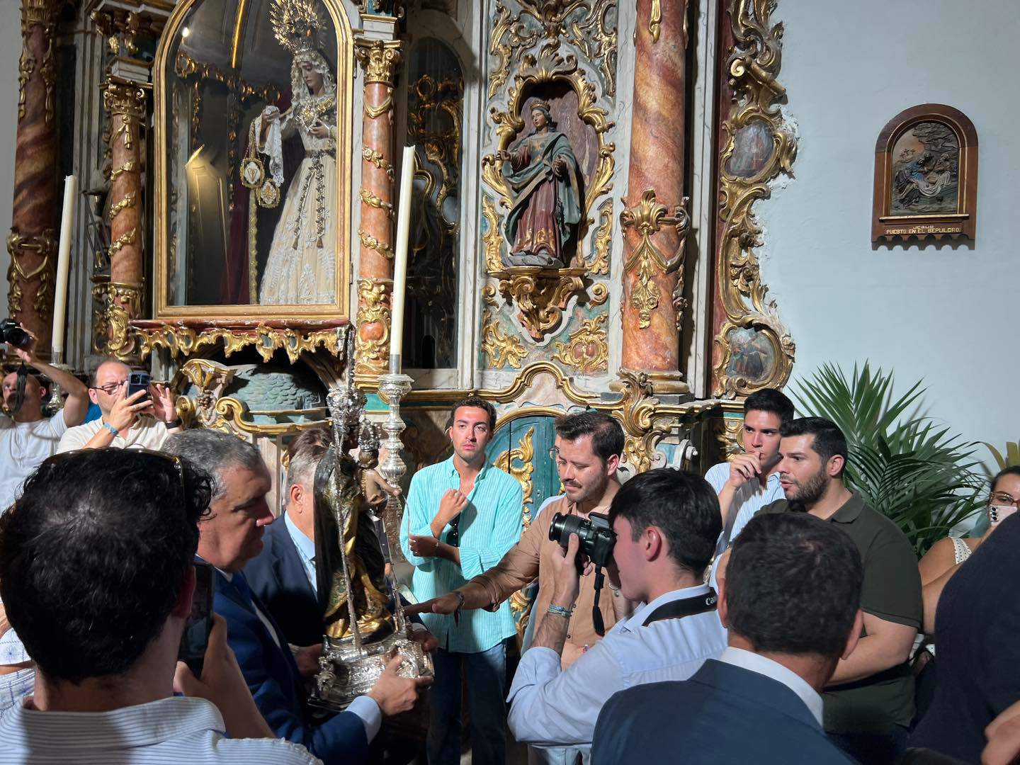 La Virgen, en el templo esta mañana