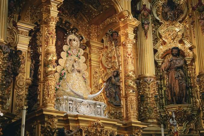 La Virgen del Rocío, en el Santuario