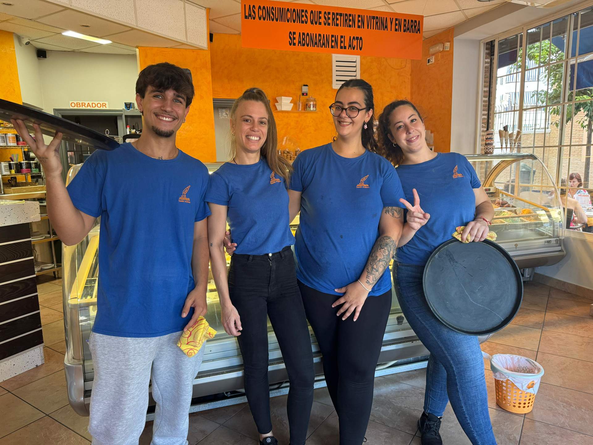 Nerea junto a su equipo de trabajo, formado por Diego, Zenaida y Almudena