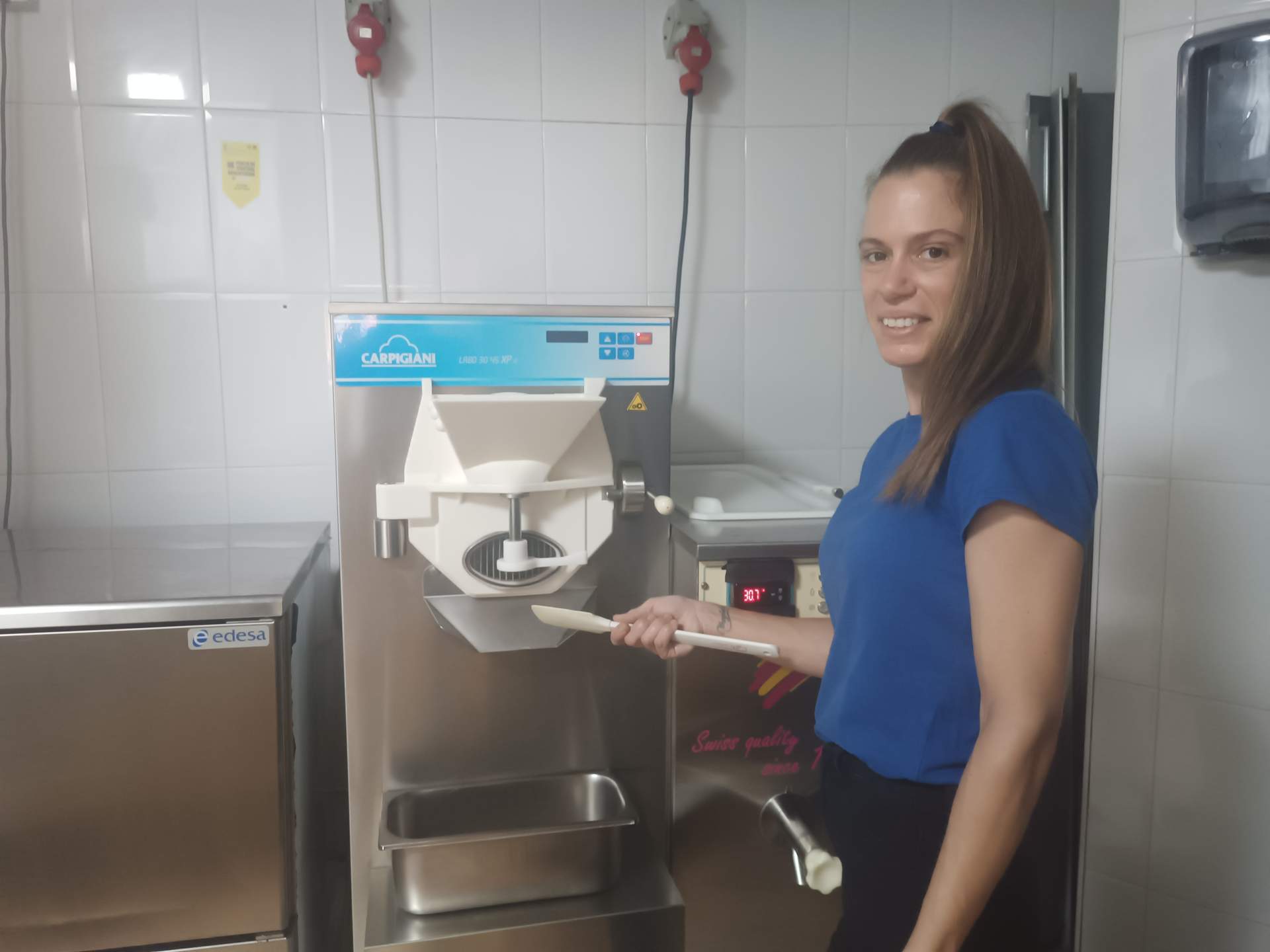 Nerea en plena elaboración de helados
