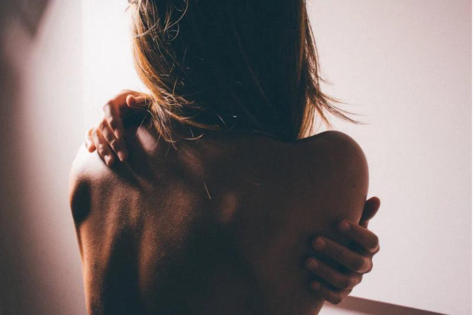 Imagen de https-::unsplash.com:es:fotos:cerrar-foto-de-espalda-de-mujer-B5LZDN_t_fc