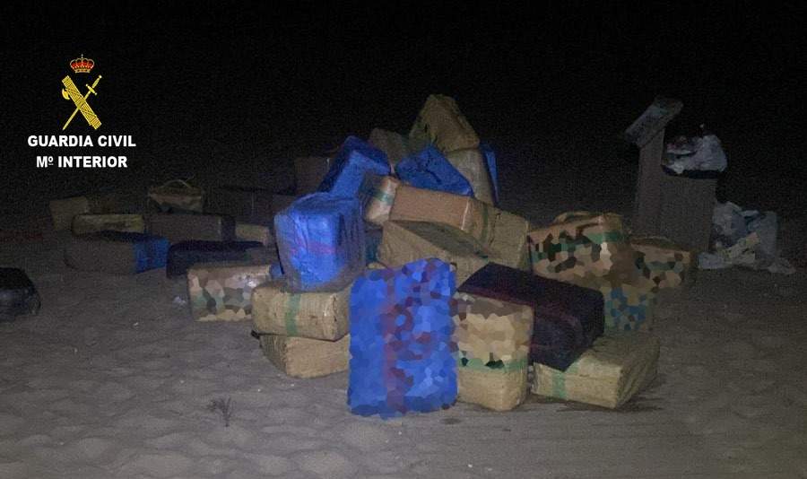 Alijo en la playa lepera