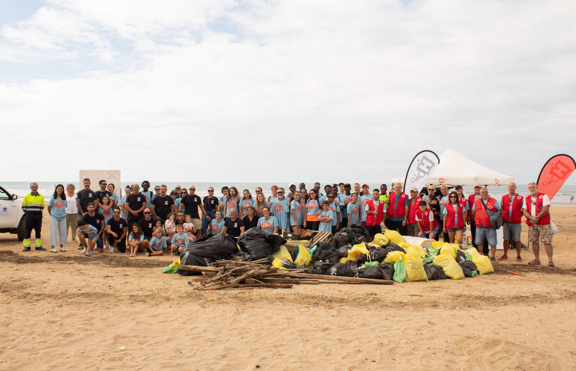 Foto de familia de los voluntarios