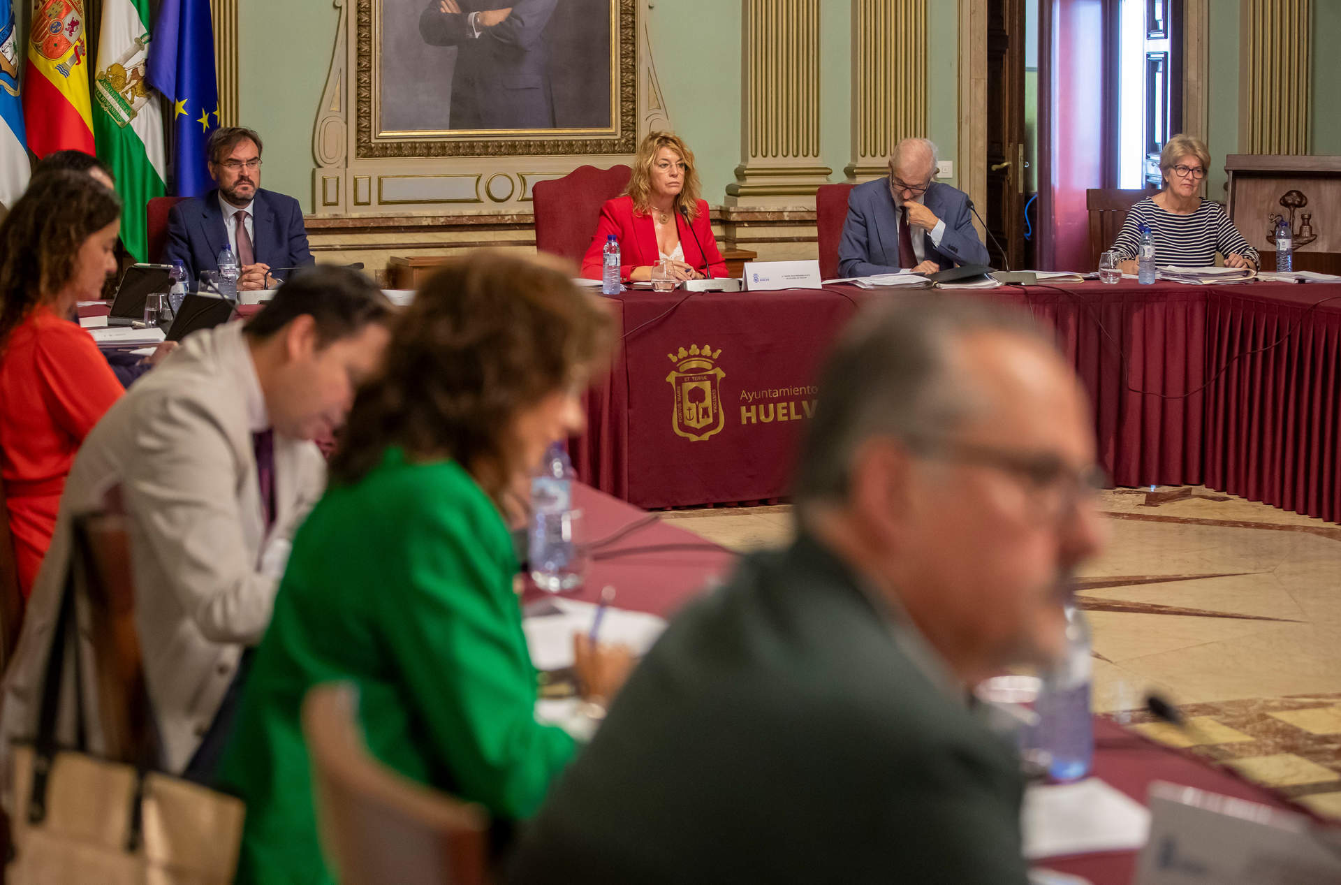 Pilar Miranda, presidiendo el pleno de hoy
