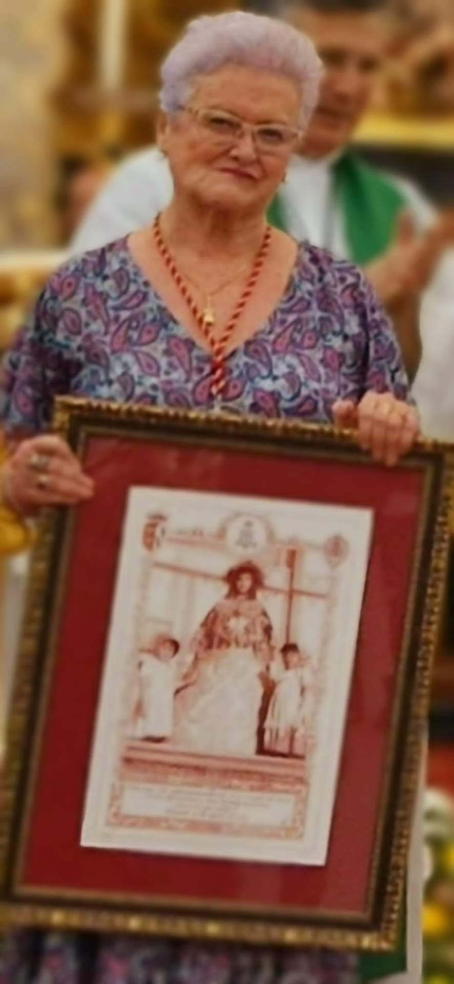 Ana en su reconocimiento por la hermandad