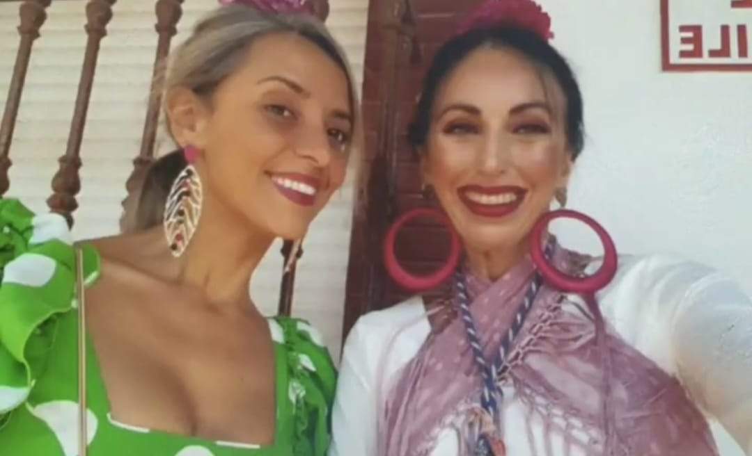 En el Rocío con su amiga Filo