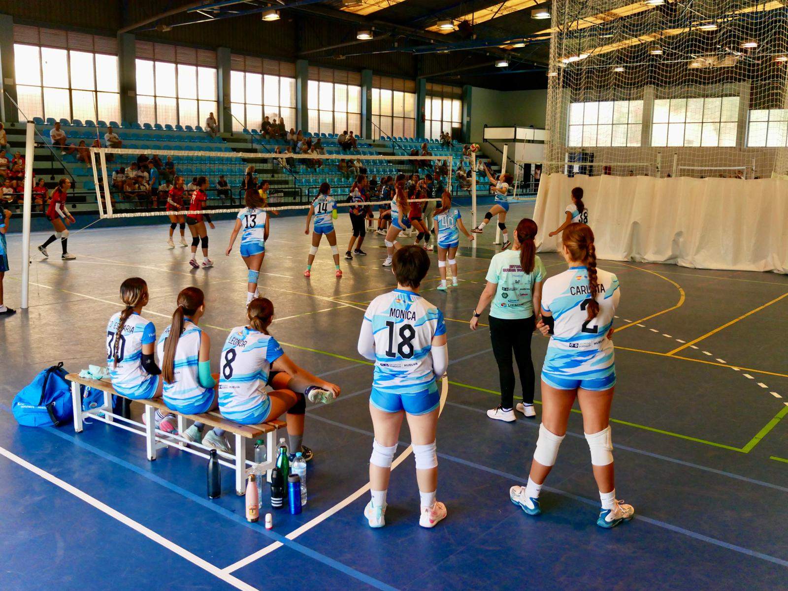 El Estuaria abandera el voleibol capitalino.