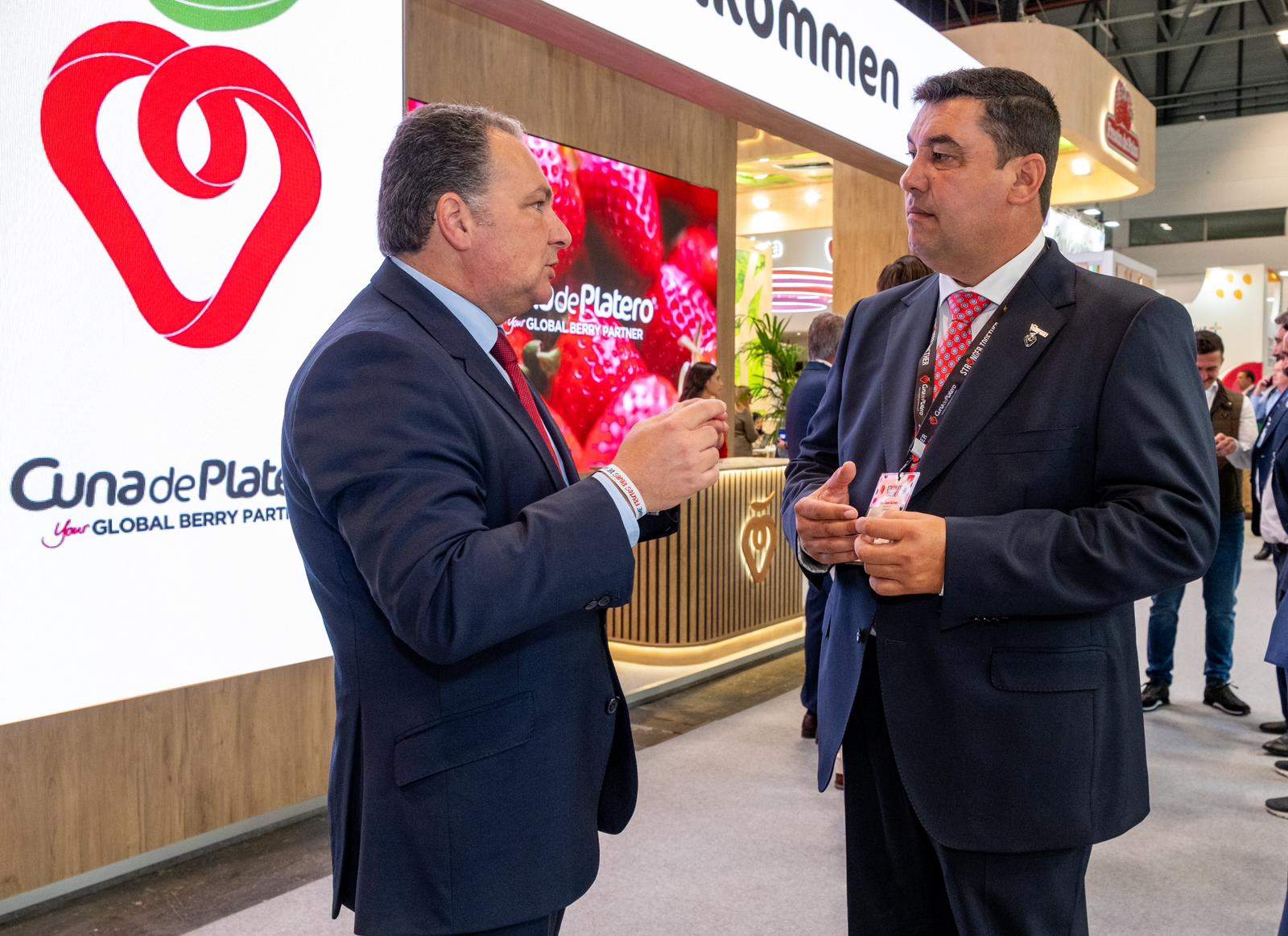 Junto al presidente de Freshuelva
