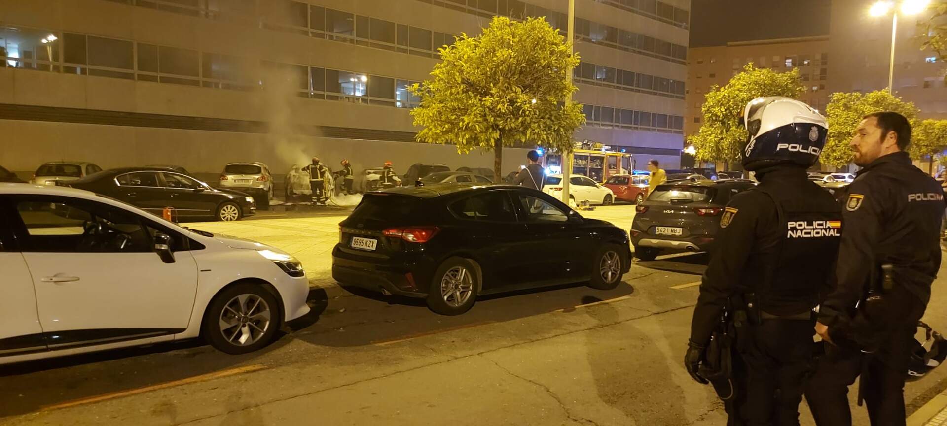 Agentes desplegados en la zona