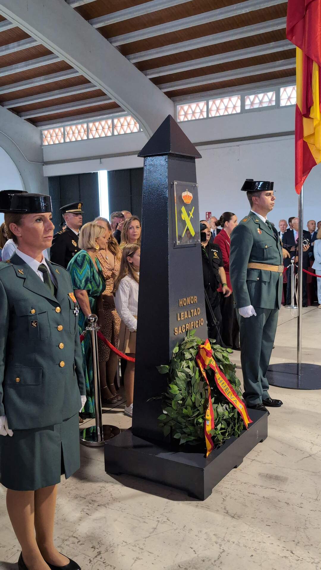 Homenaje a los caídos en acto de servicio