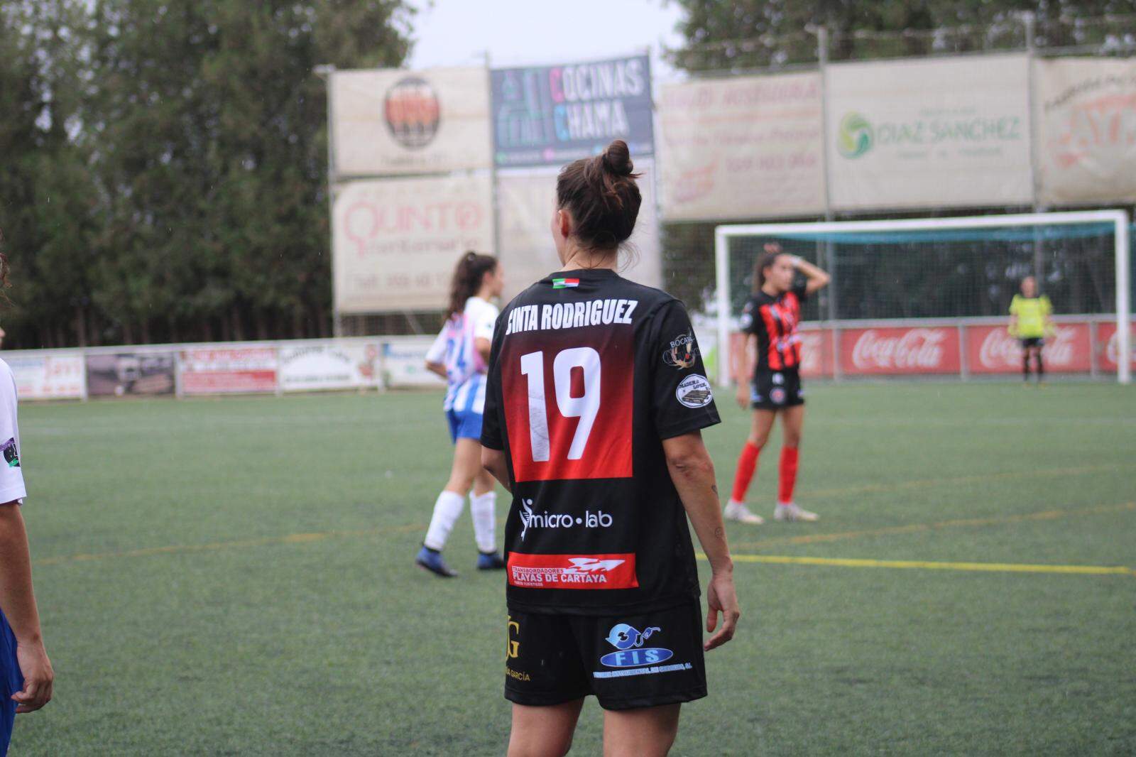 Con la camiseta del Cartaya, equipo con el que sigue disfrutando de su pasión