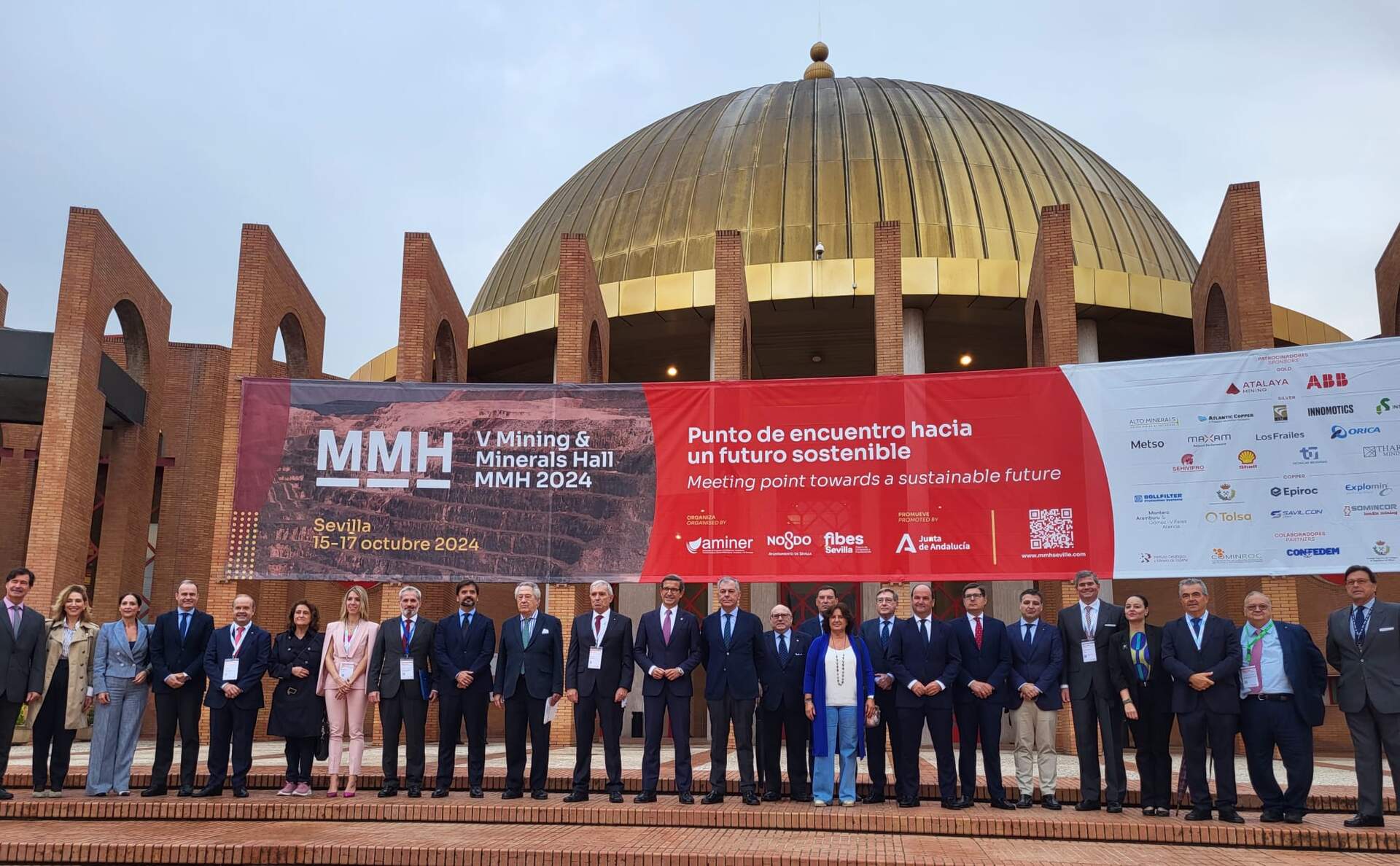 Foto de familia en la Inauguración del MMH