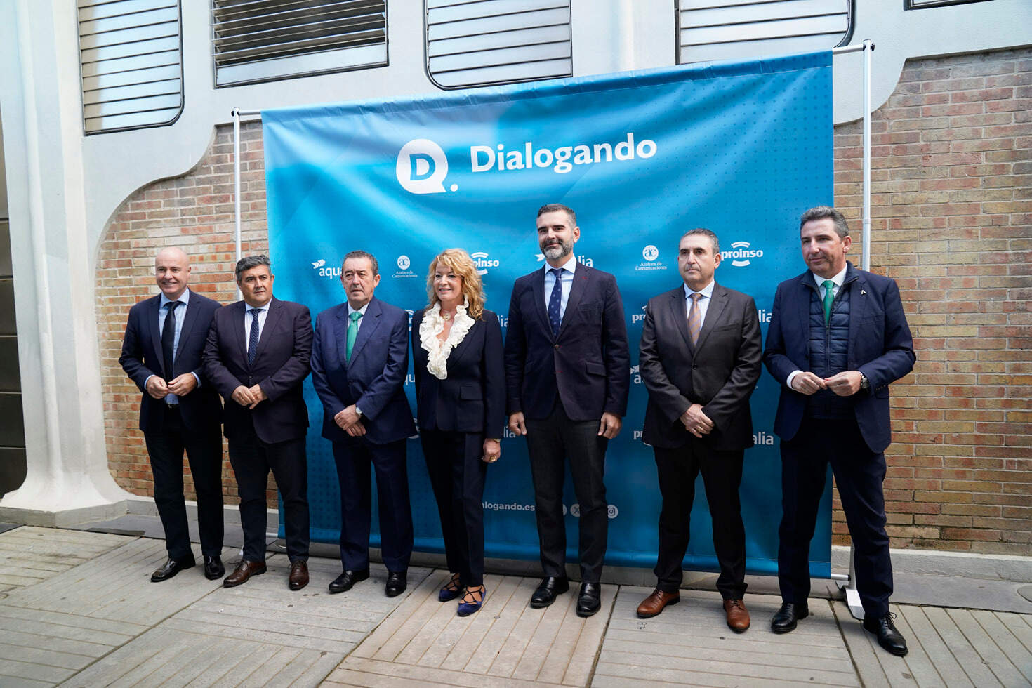 Llegada del consejero al Foro Dialogando