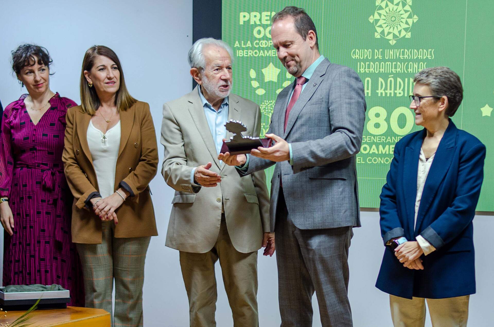 Entrega del Premio OCIb