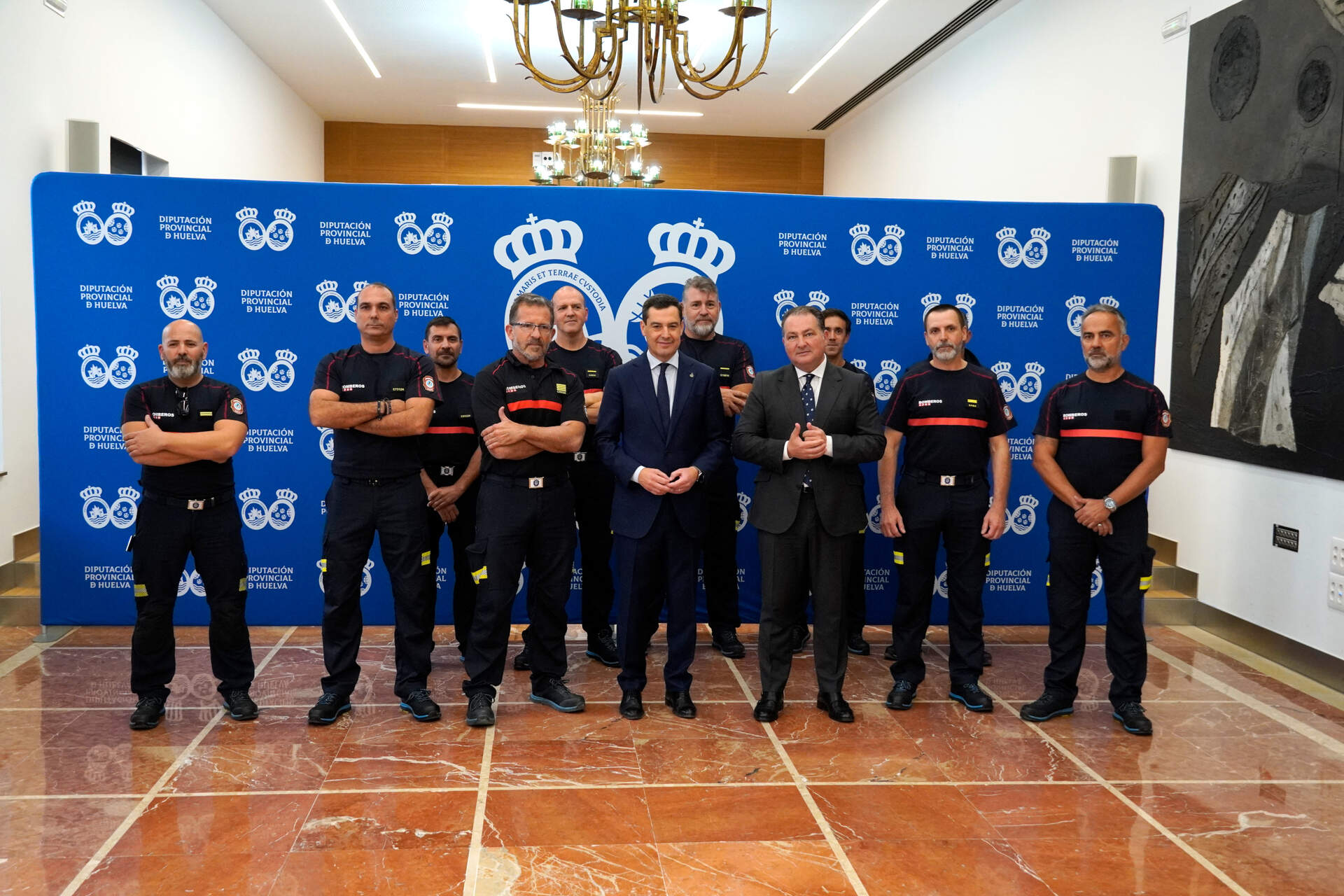 Recepción en la Diputación al segundo equipo de Bomberos desplazado a Valencia