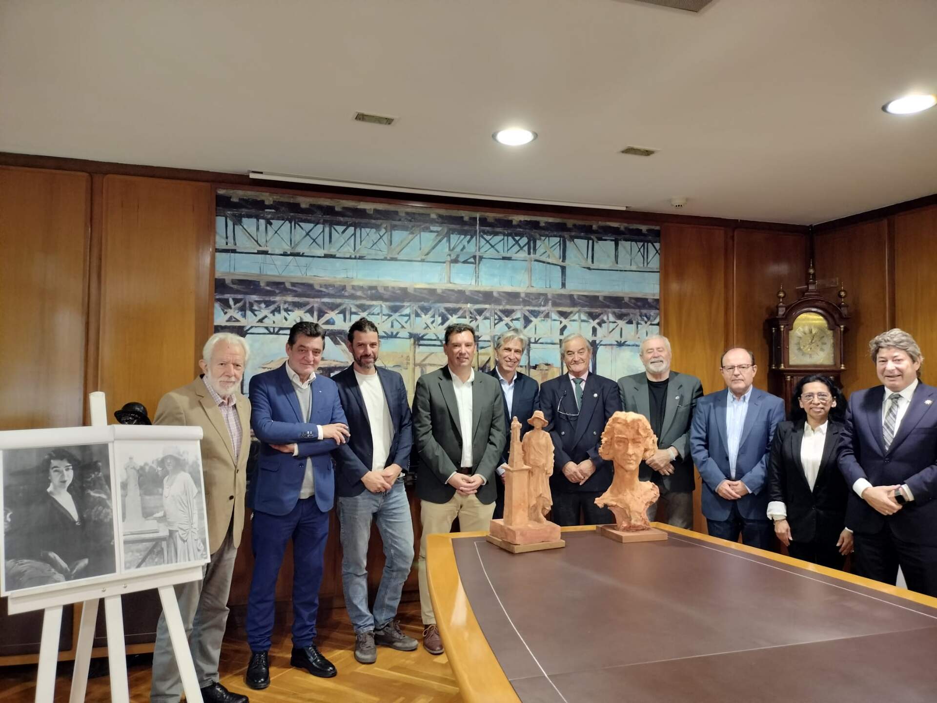 Foto de familia del proyecto escultura Miss Whitney