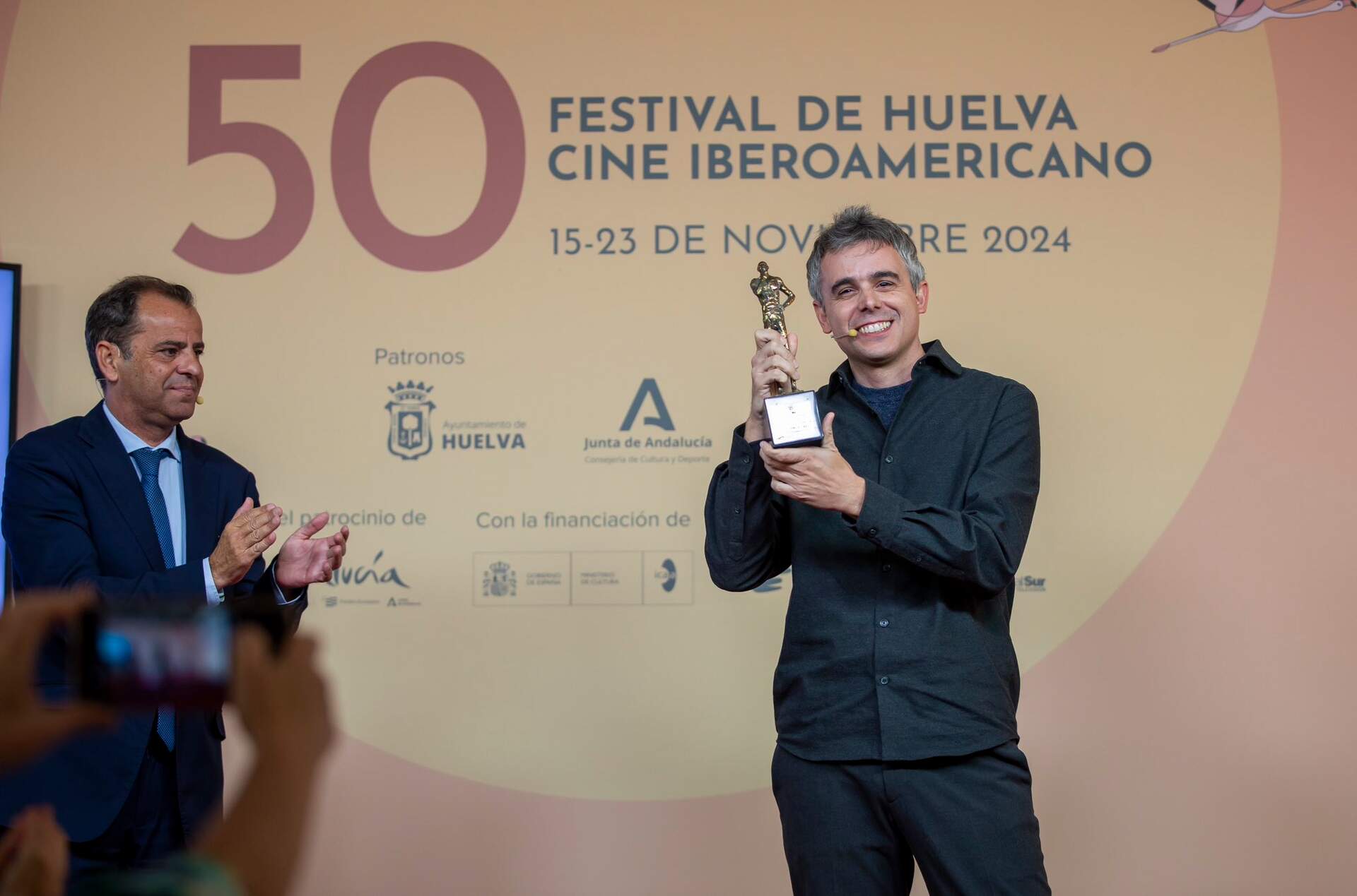 Premio a Guillermo Rojas