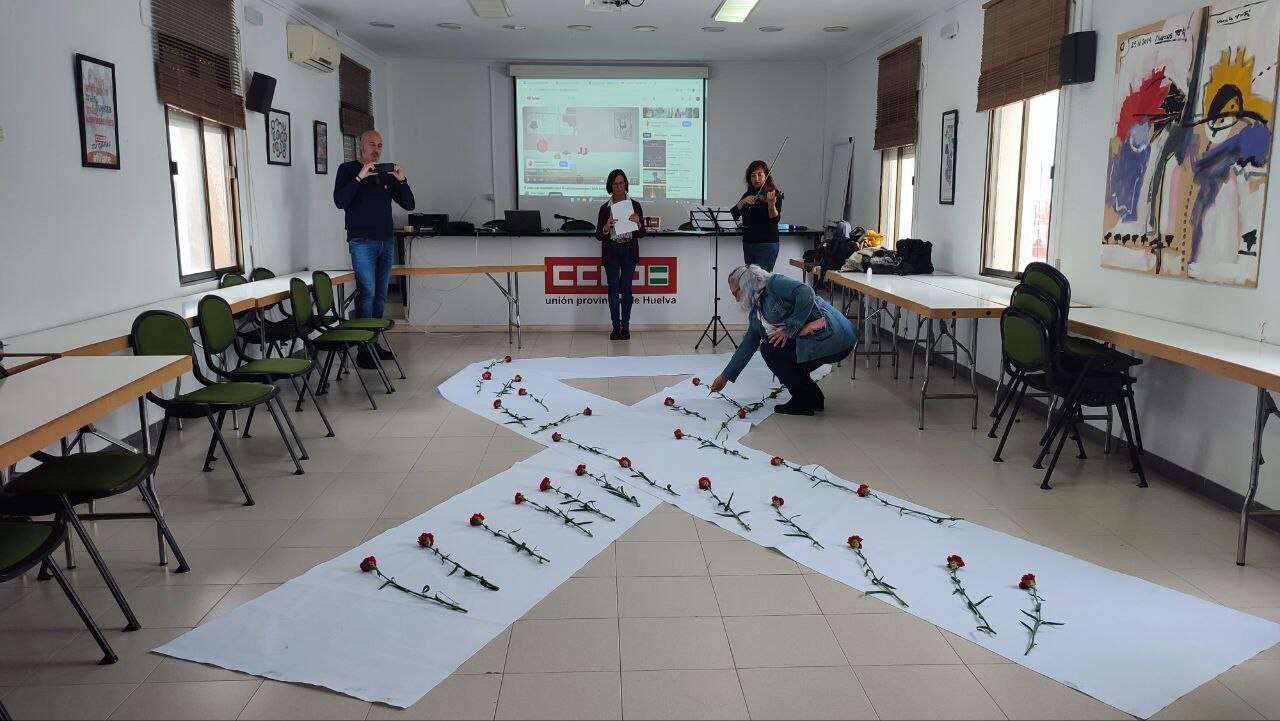 Concentración Asamblea del 25N de CCOO Huelva