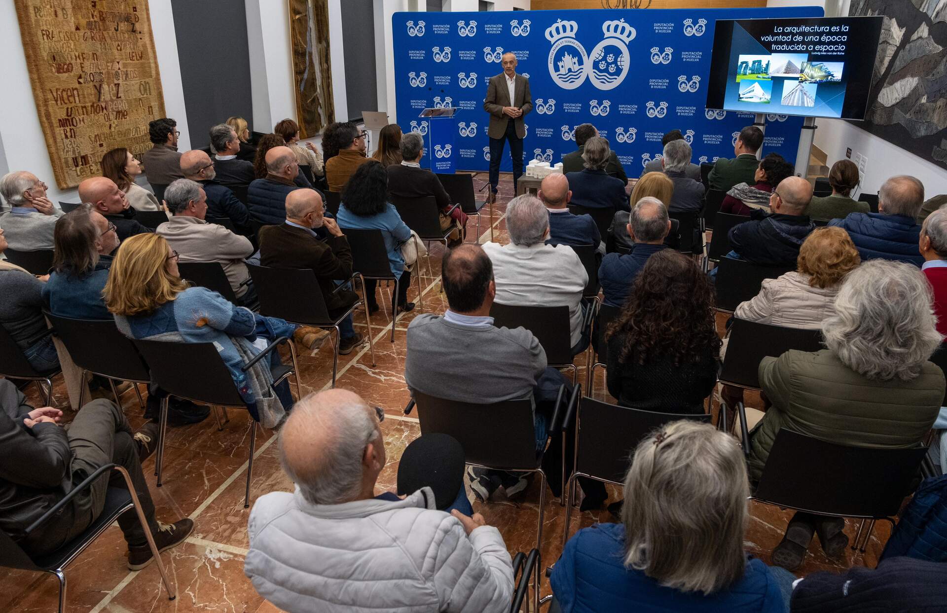 Julio Sánchez explica los pormenores del proyecto