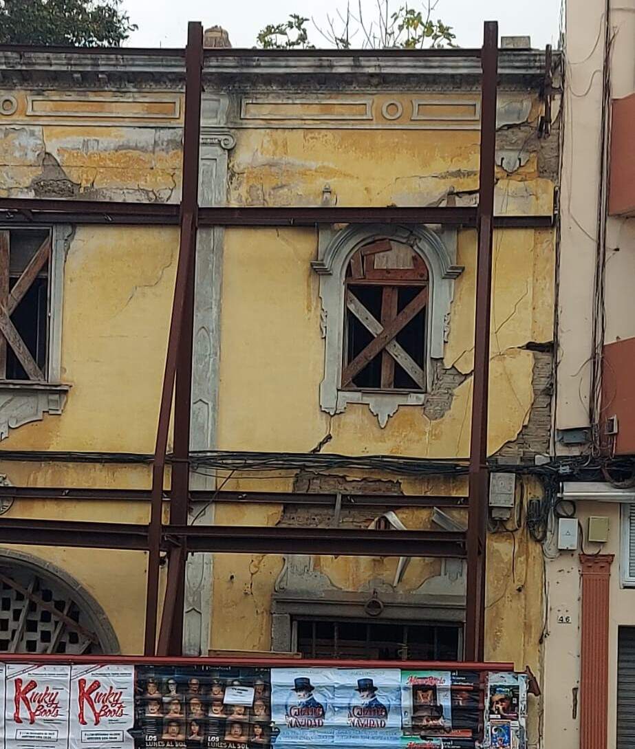 Agrietado del edificio