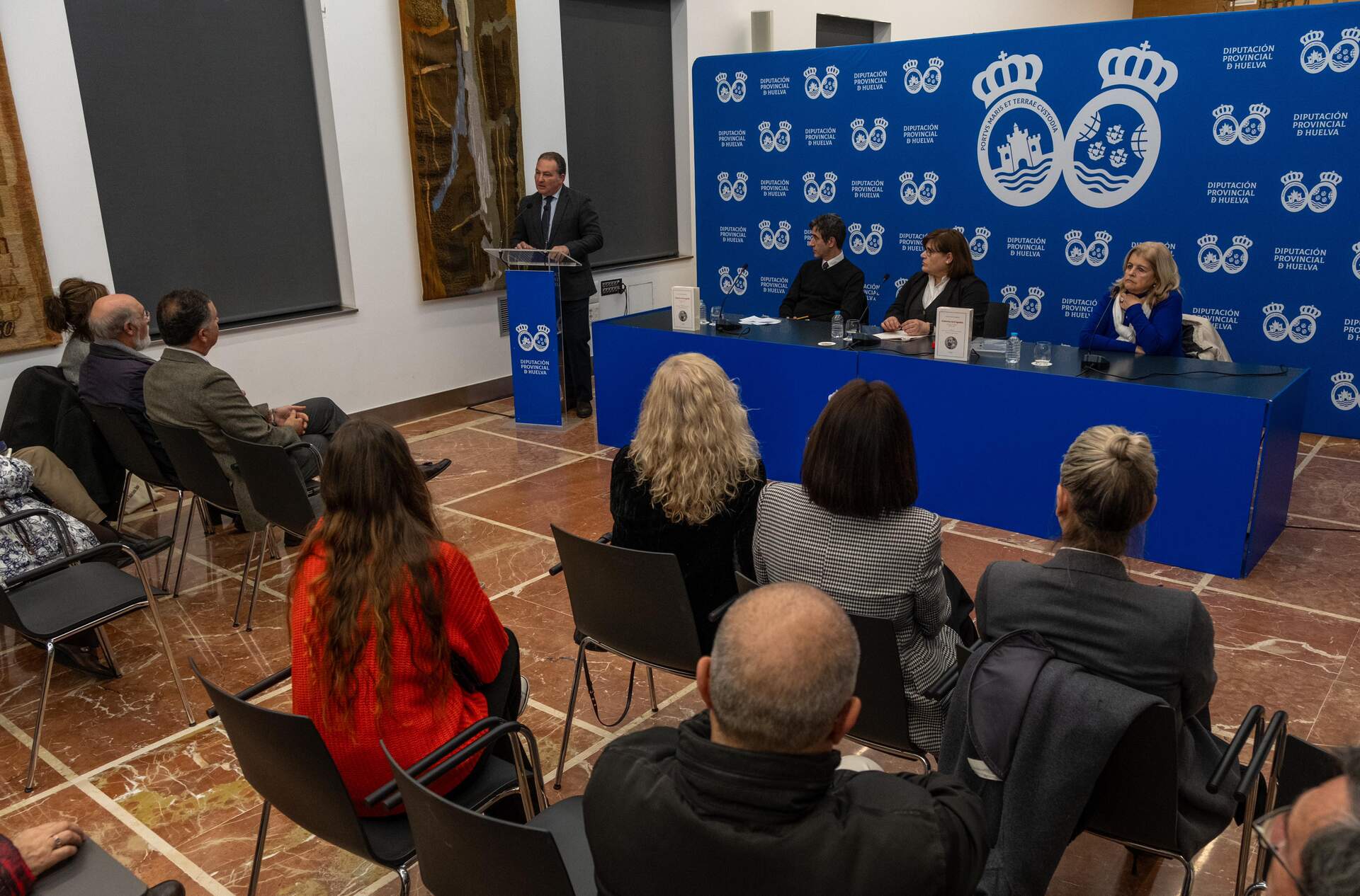 David Toscano presentando la obra