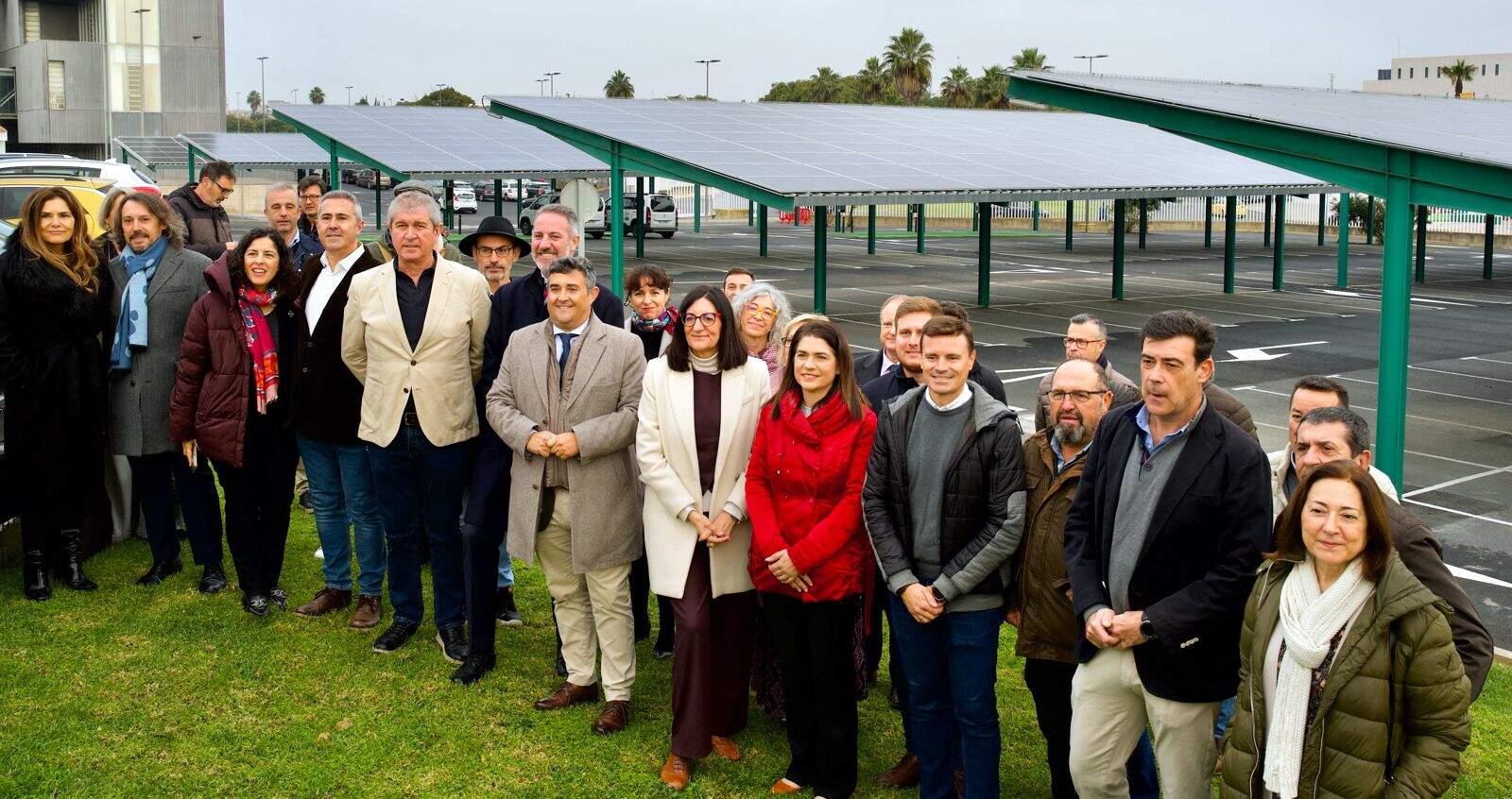 Foto de familia de la inauguración