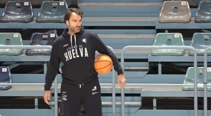 Javi Castilla durante un entreno del Ciudad de Huelva.
