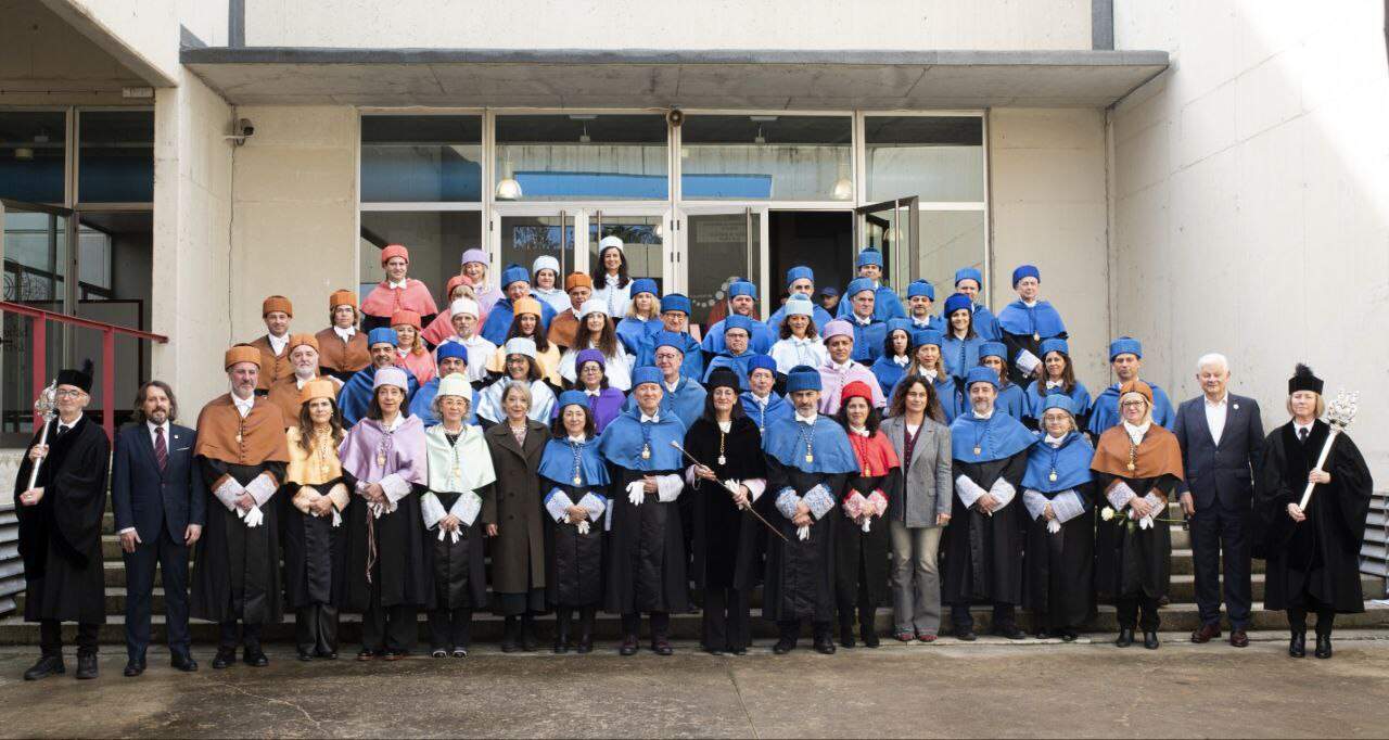 Foto de familia tras el acto académico