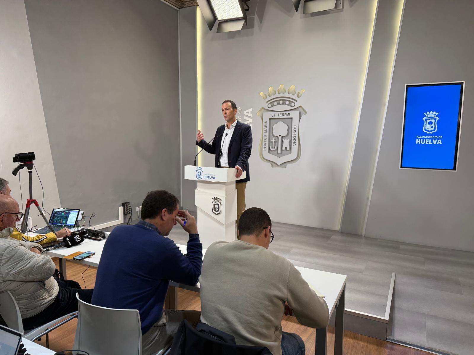 Paco Muñoz, en la rueda de prensa sobre el Recre