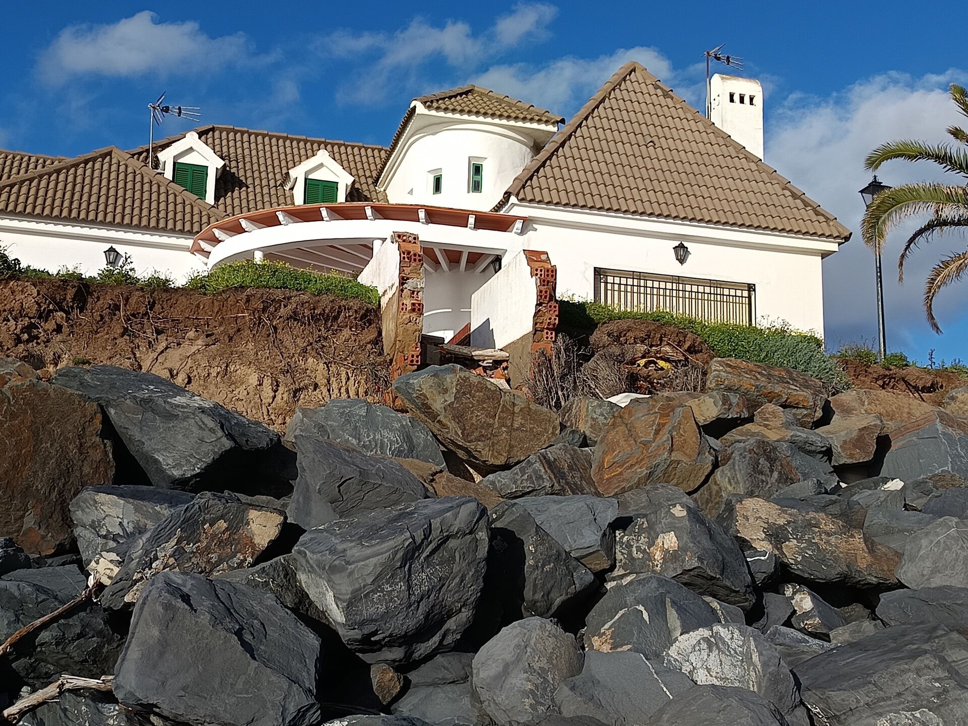 Regresión y daños en la zona hasta ahora más azotada por la crecida del mar