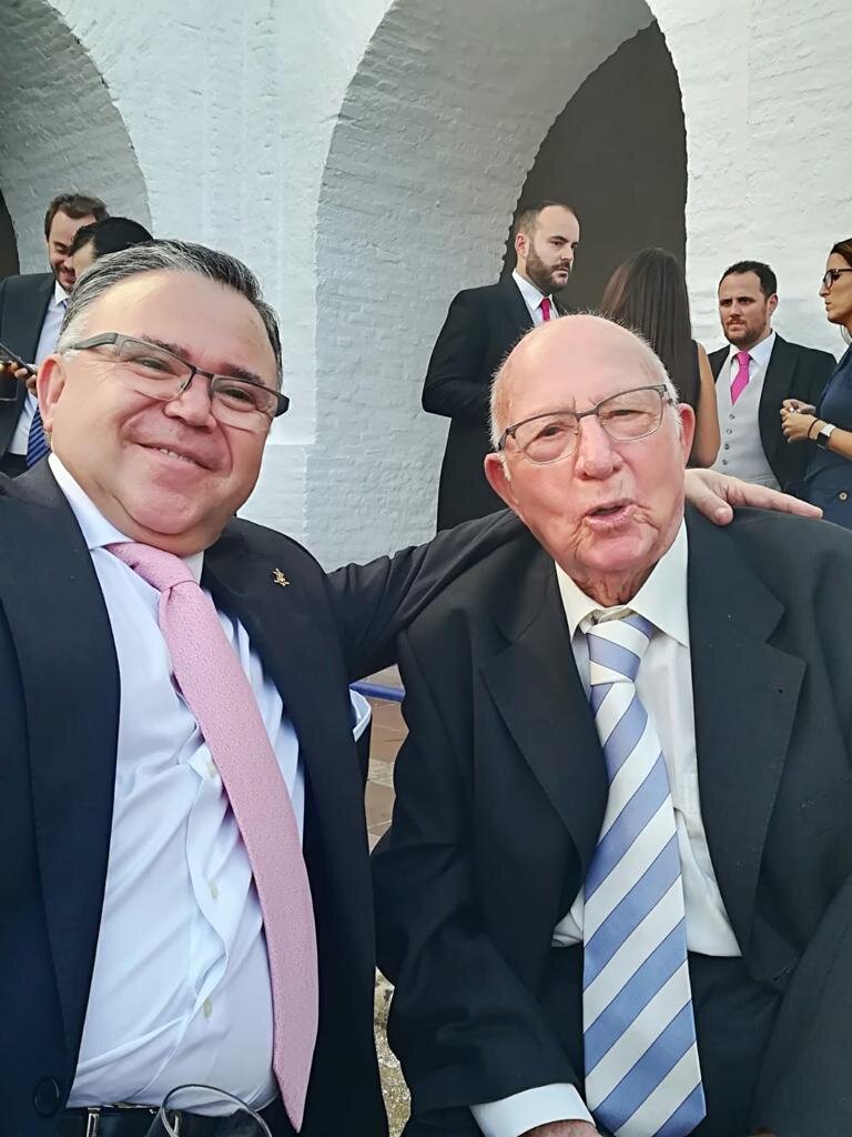 Emotiva imagen junto a su padre, Antonio Martín de la Corte