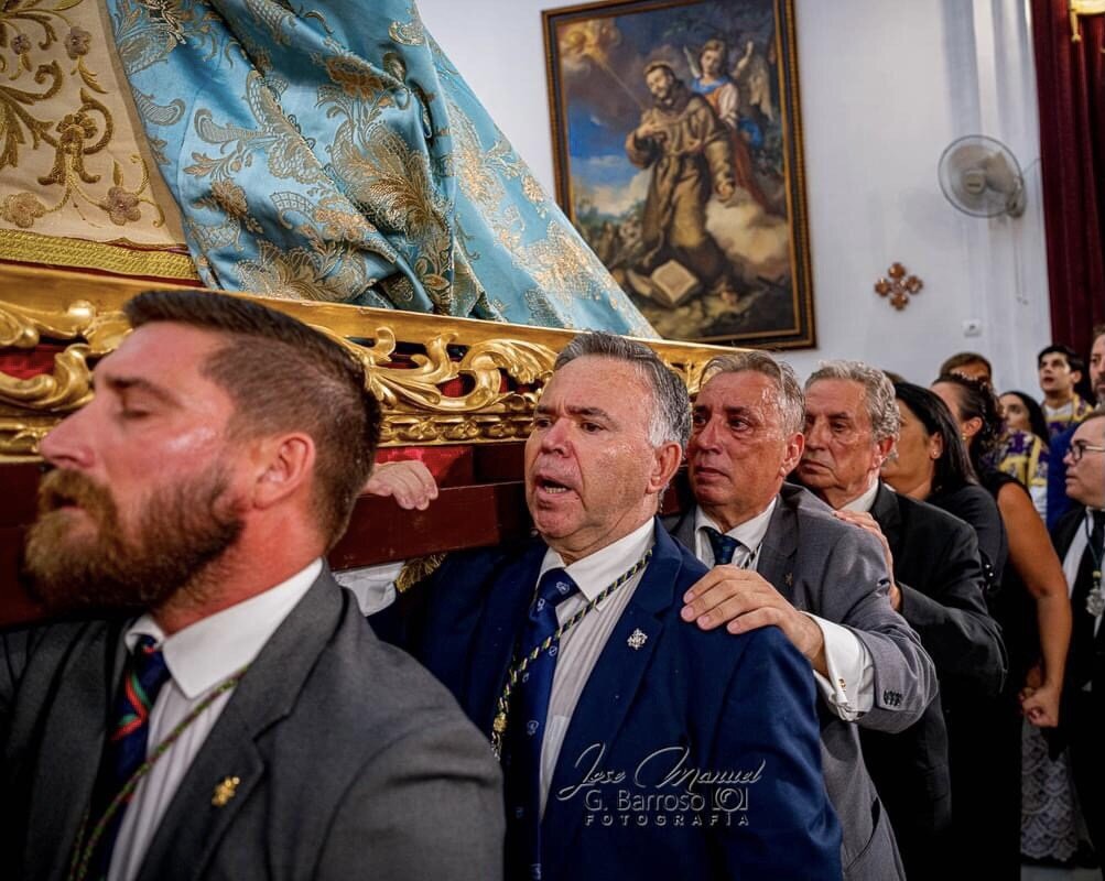 Durante un reciente traslado de la Esperanza de la Milagrosa a su Iglesia