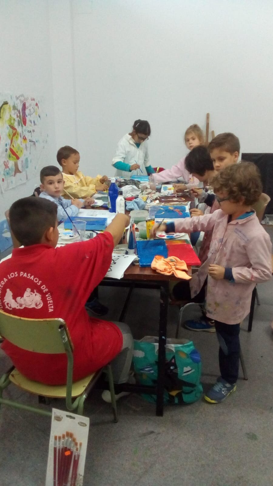 Una de las clases en la escuela de pintura de Gibraleón