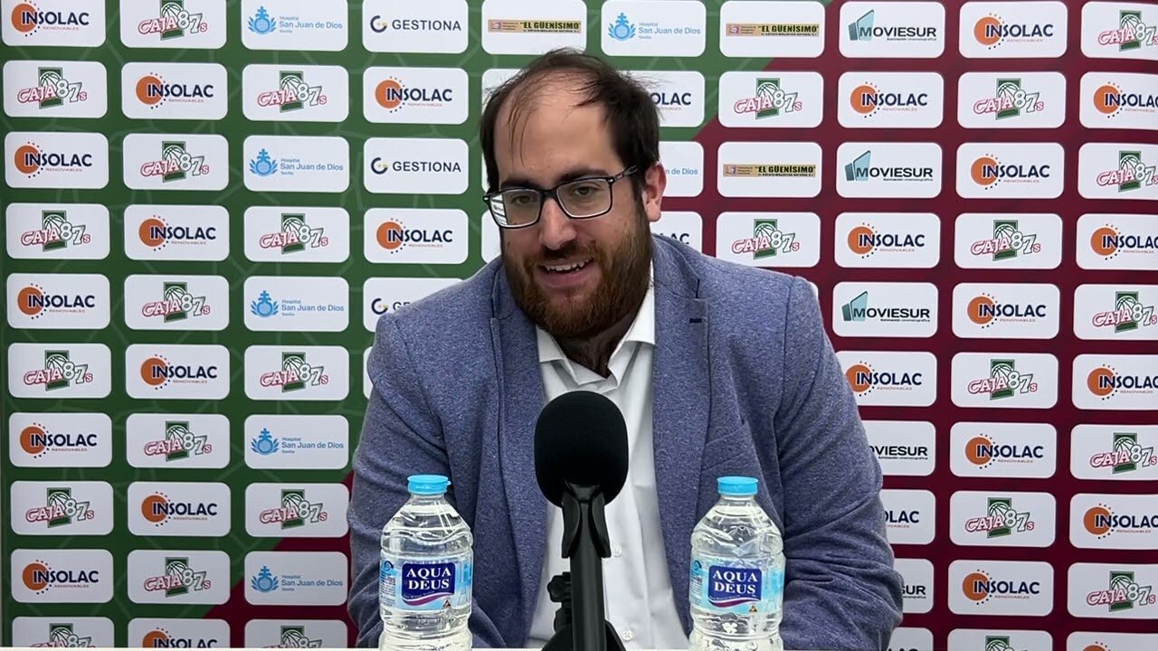 Víctor Pontanilla en una rueda de prensa.