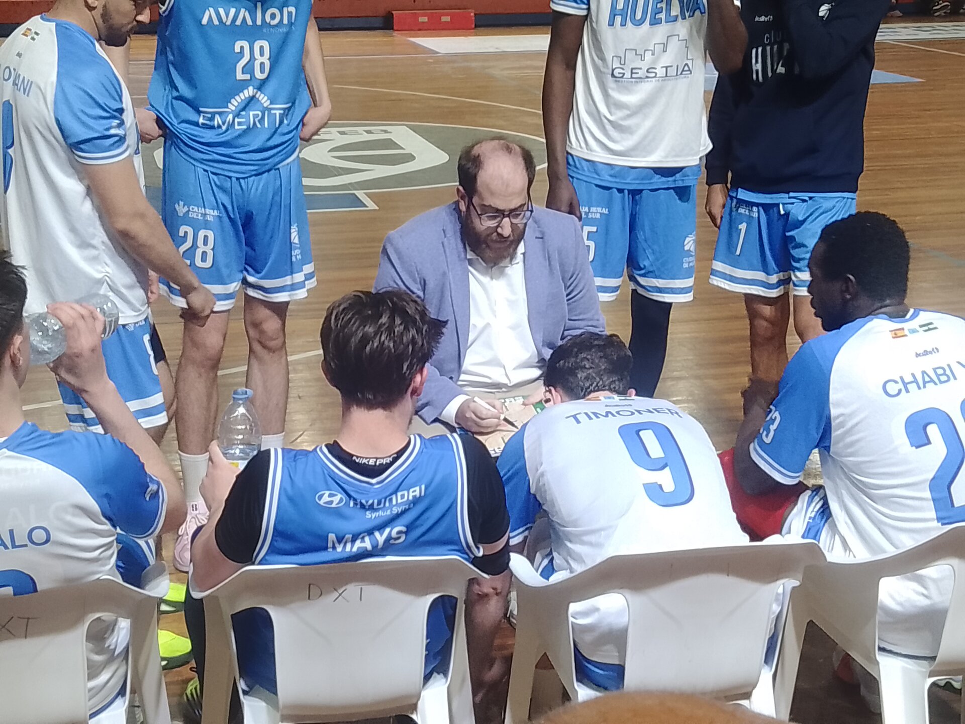Un tiempo muerto del CDH ante Mataró.