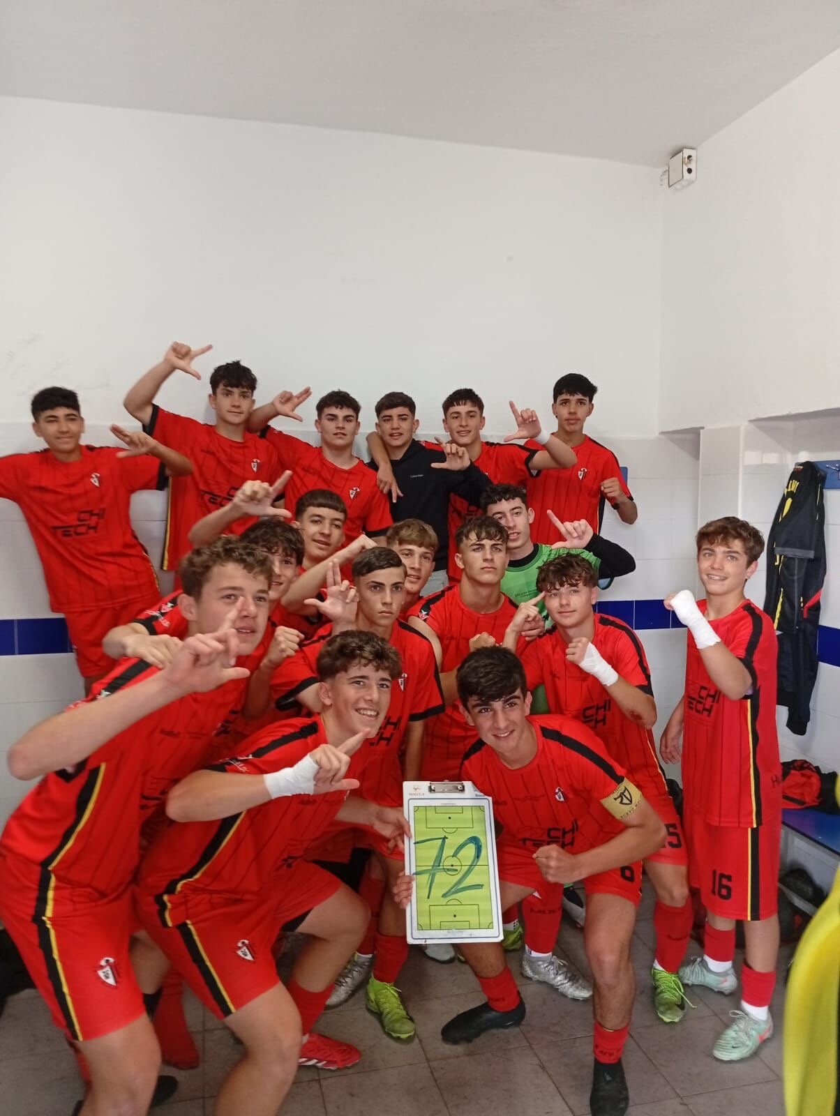 Con su equipo Molino temporada 24-25 tras partido contra CD 1889
