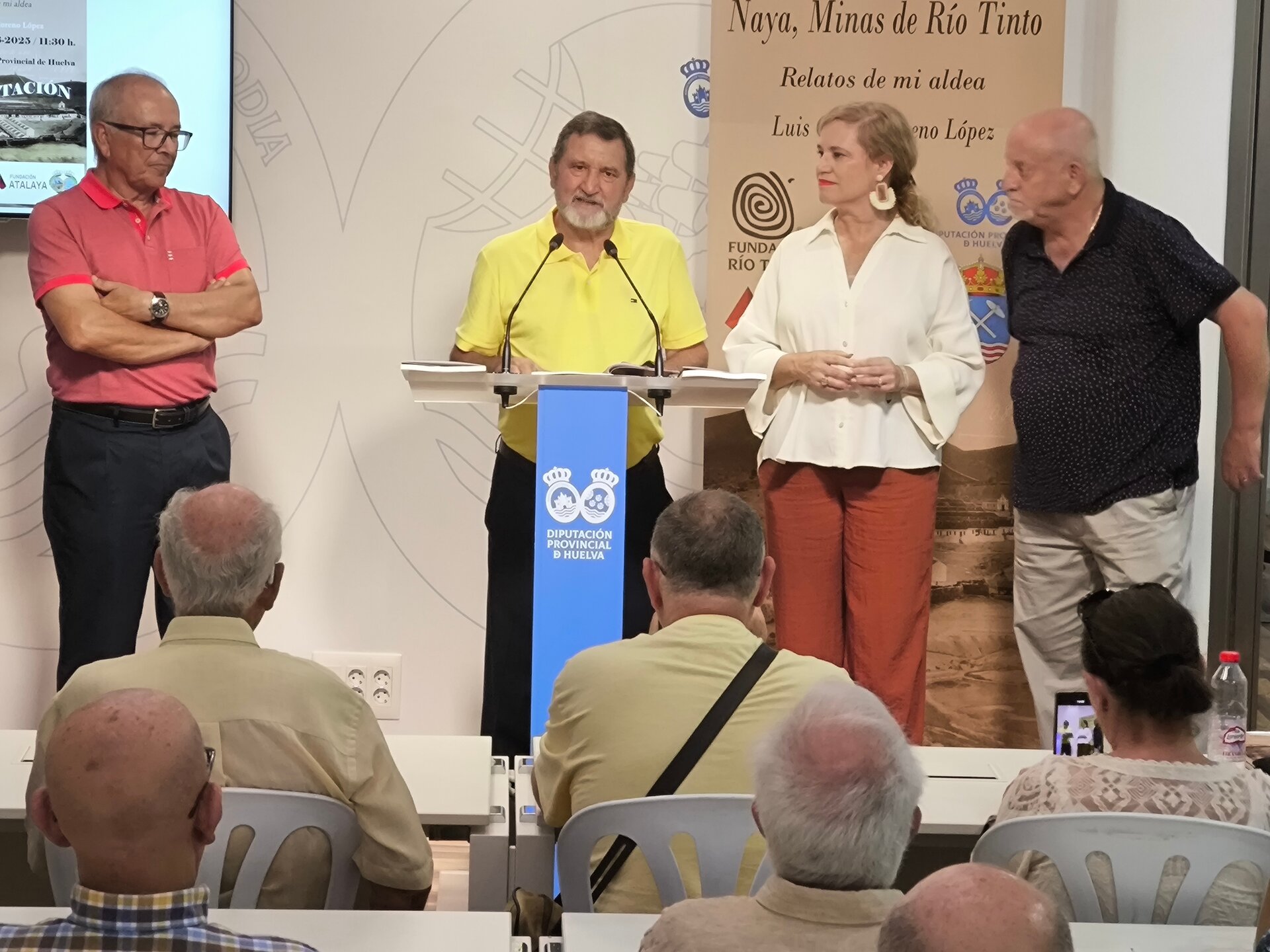 Luis Carlos Moreno presenta en Diputación su libro "Mis raíces, mi aldea"
