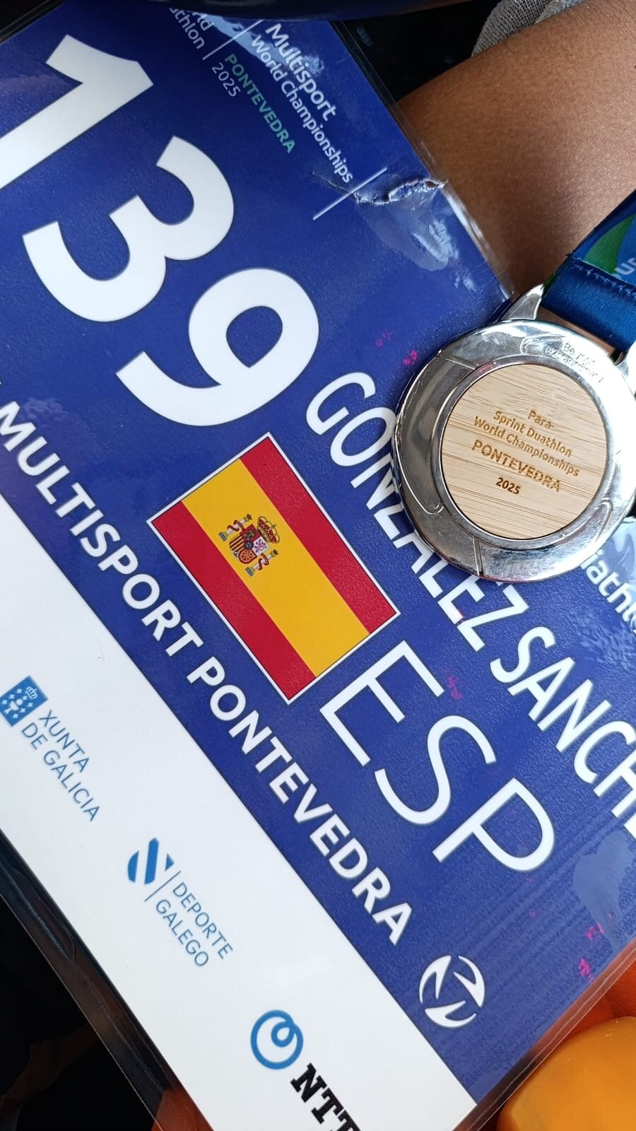 Medalla.y dorsal de la triguereña.
