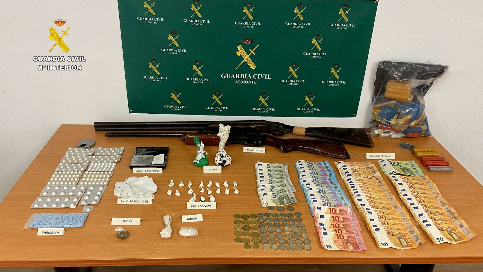 Desmantelado un punto de venta de droga en El Rocío.