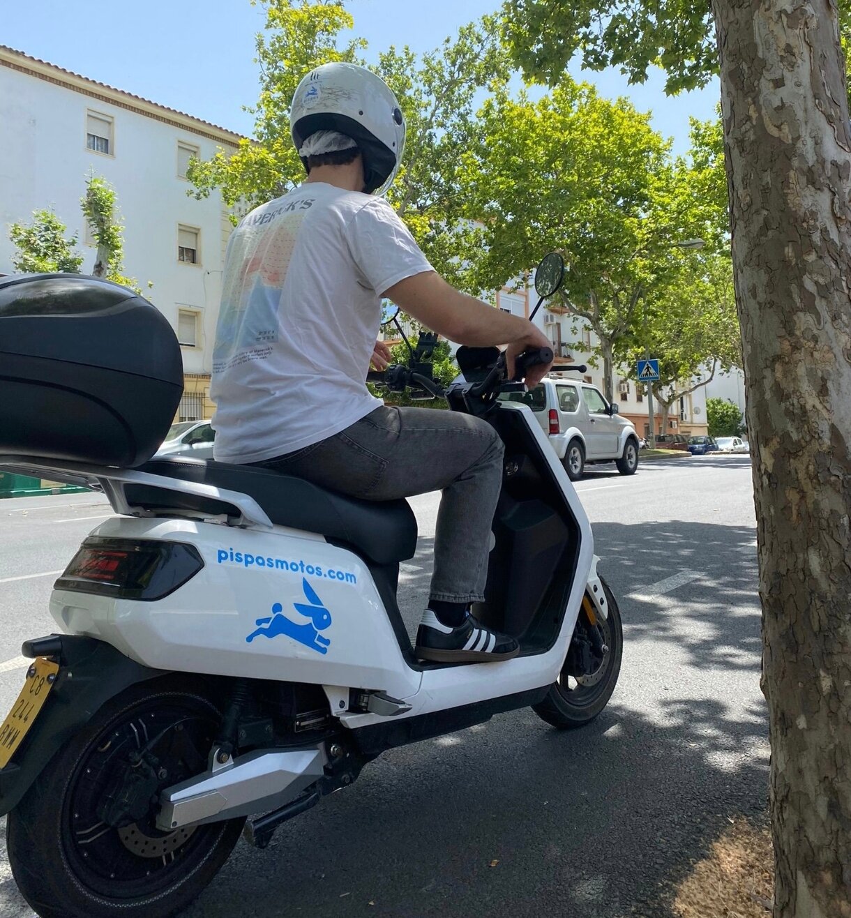 Usuario con moto de Pispas