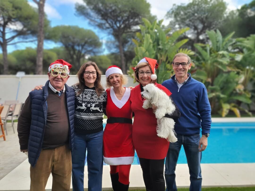 Junto a sus esposa y los hijos de ambos Tomás, Alicia, y Chon.