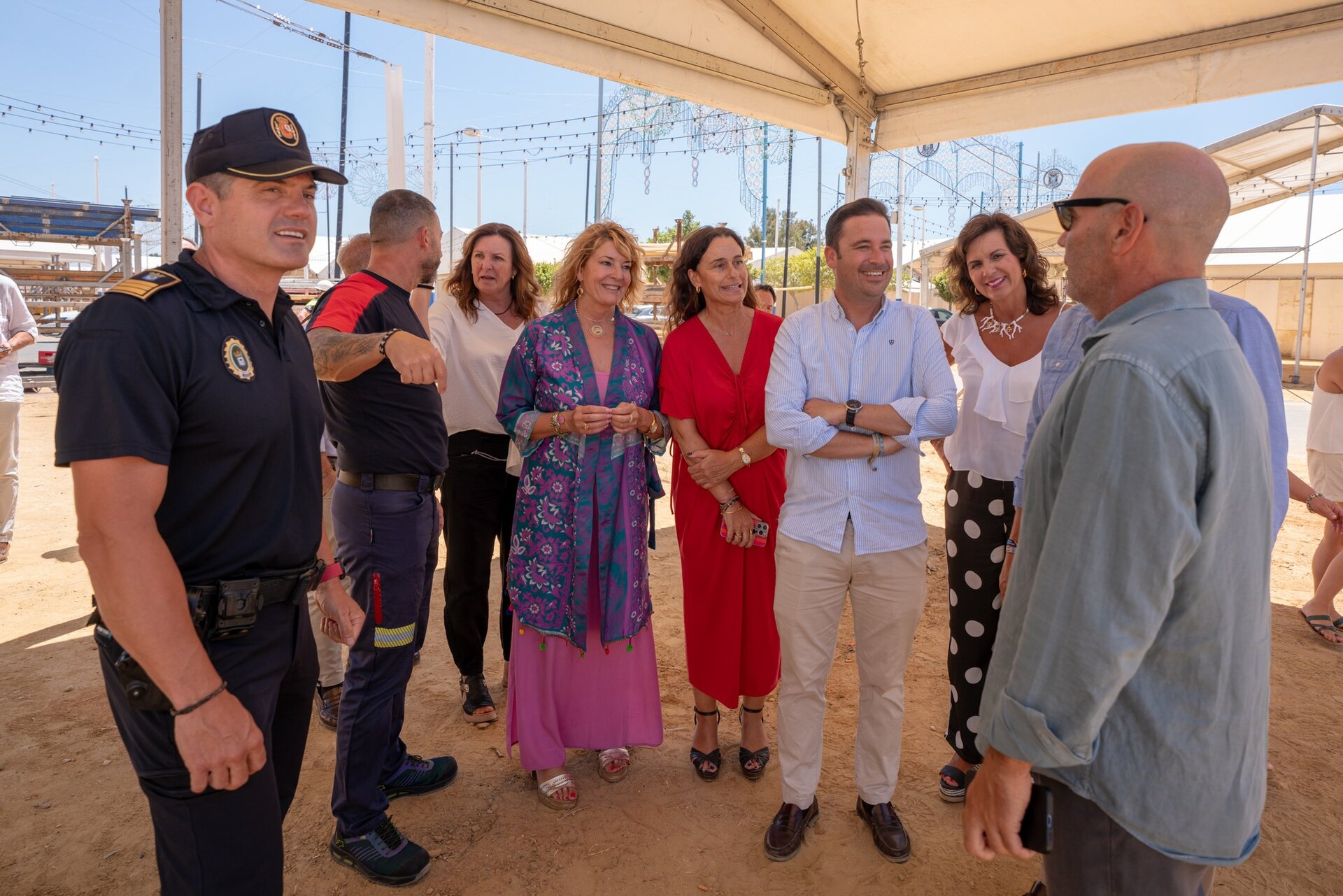 Miembros del equipo de gobierno visitan las Colombinas.