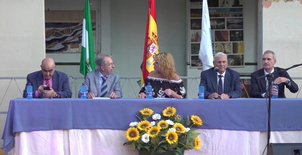 Autoridades, pregonero y presentador