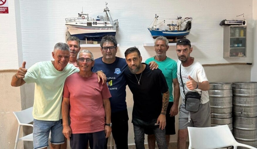 Grupo de amigos isleños de la Punta del Caimán