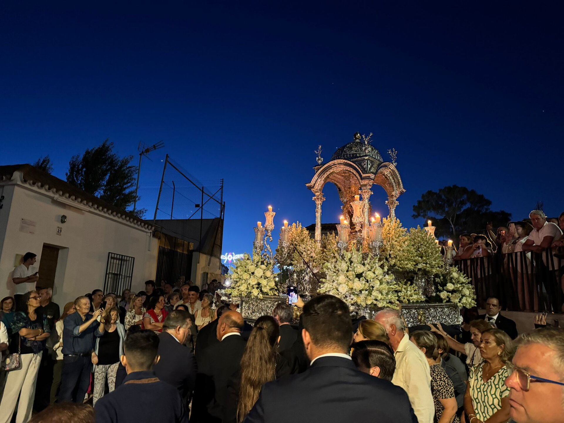 Traslado de la Virgen de la Cinta hacia la Catedral de la Merced. / Fotografía: A.M.